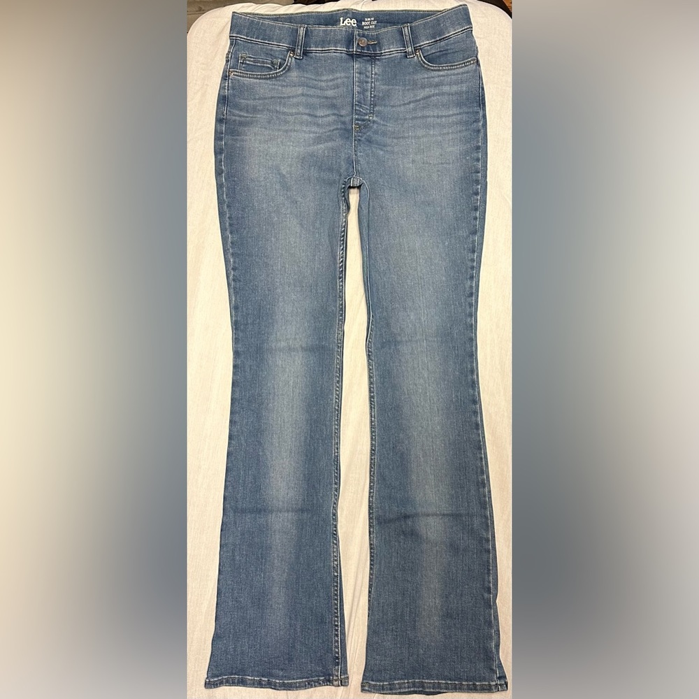 Lee Pull On Bootcut Jeans NWOT